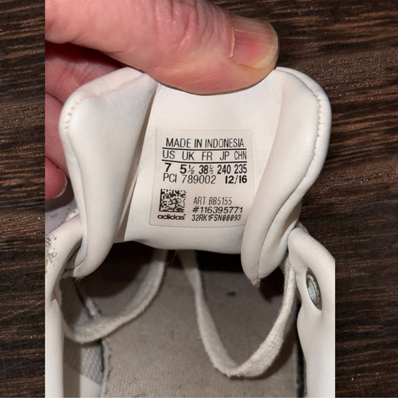 ADIDAS Stan Smith White and Gold - Picture 9 of 11